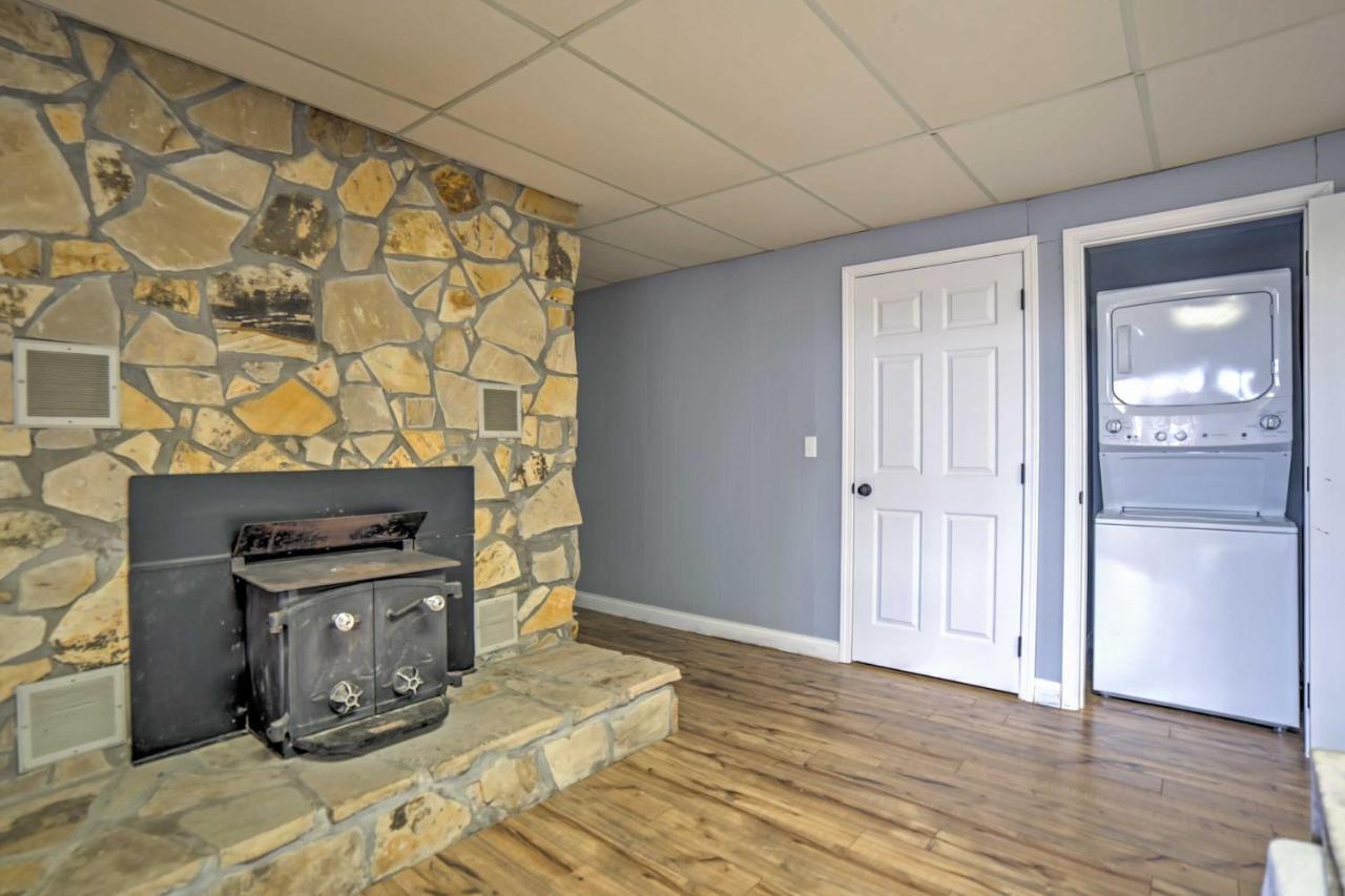 Monticello Home With Multi-Level Deck On 2 Acres! Eksteriør billede